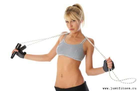 девушка со скакалкой