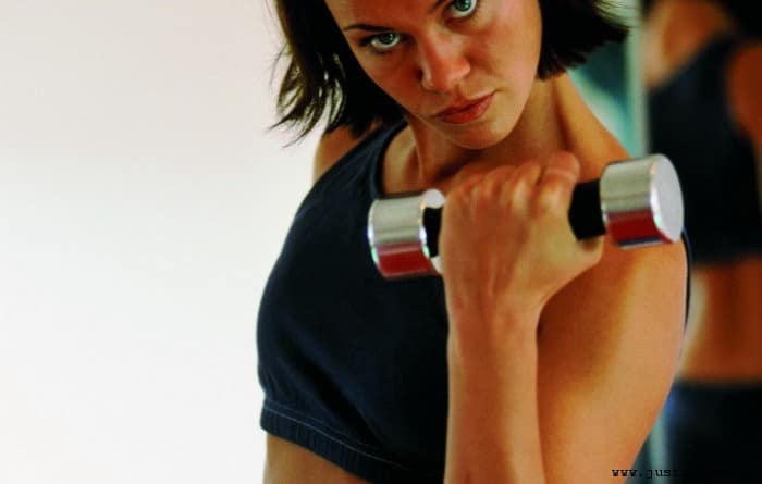 Выбираем правильно гантели для фитнеса для женщин